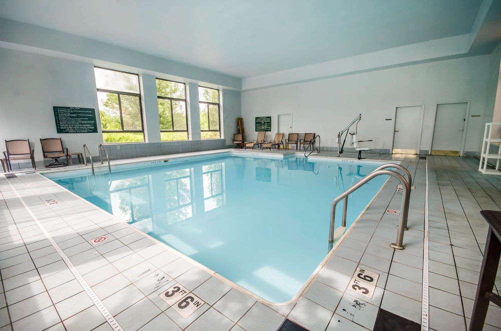 Quality Inn & Suites Sellersburg Esterno foto