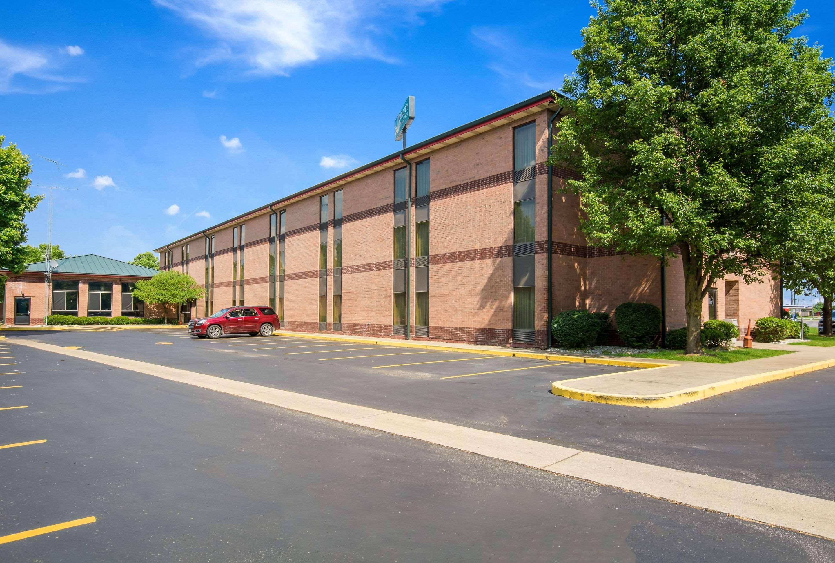 Quality Inn & Suites Sellersburg Esterno foto