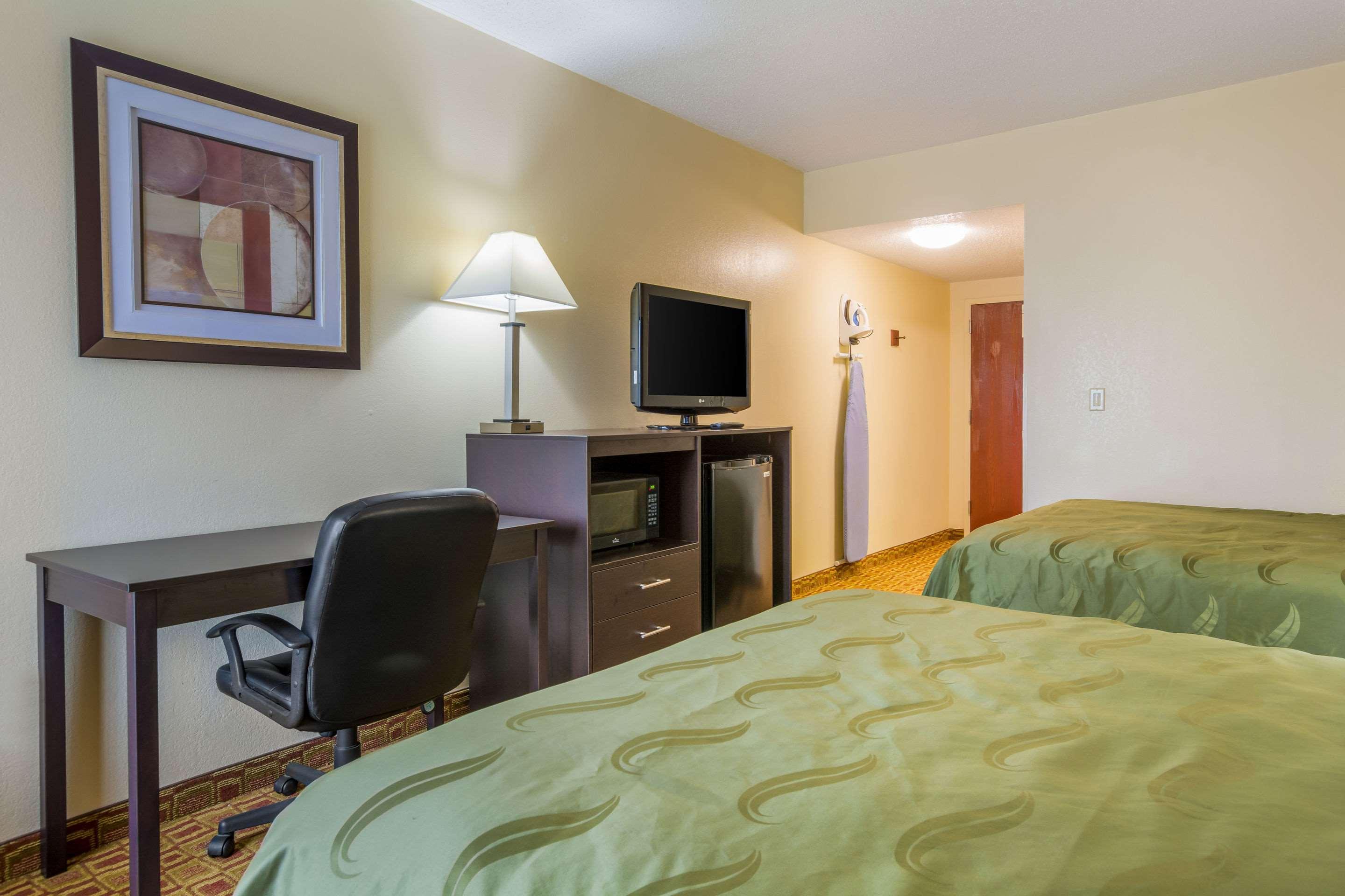 Quality Inn & Suites Sellersburg Esterno foto