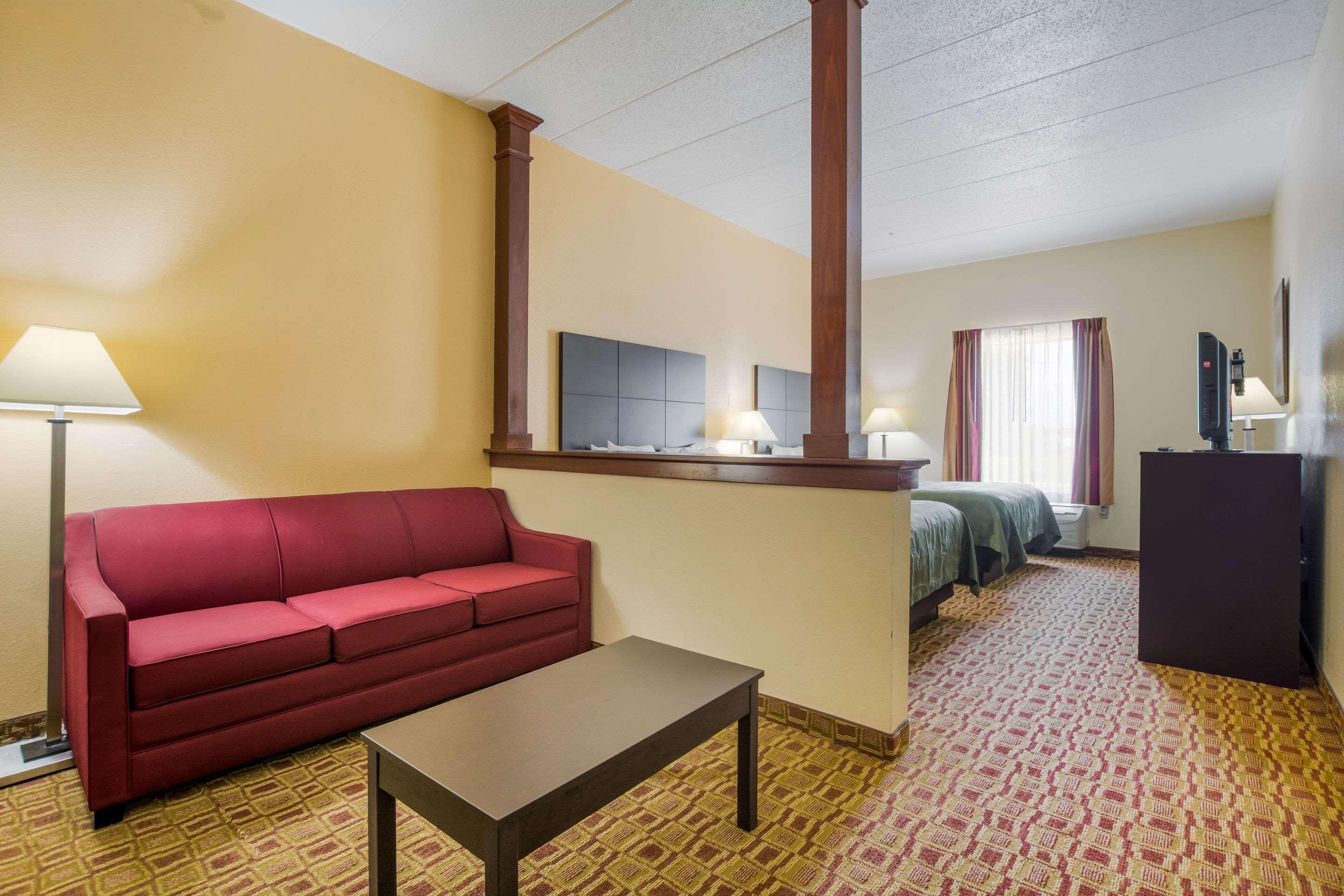 Quality Inn & Suites-Sellersburg Esterno foto