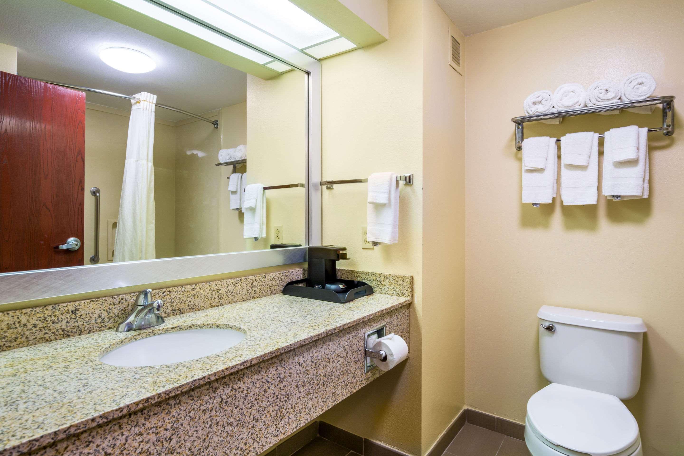 Quality Inn & Suites-Sellersburg Esterno foto