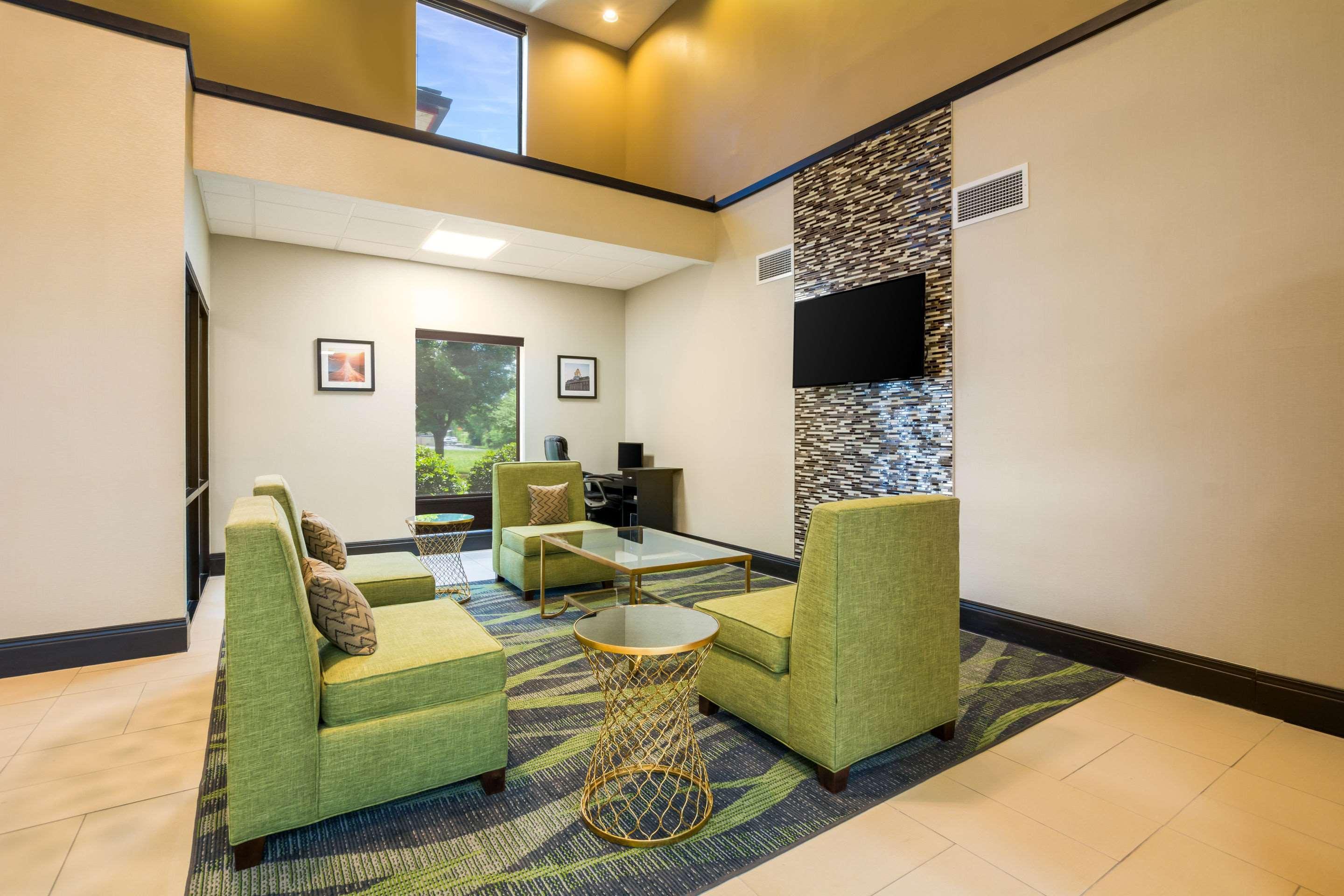 Quality Inn & Suites Sellersburg Esterno foto