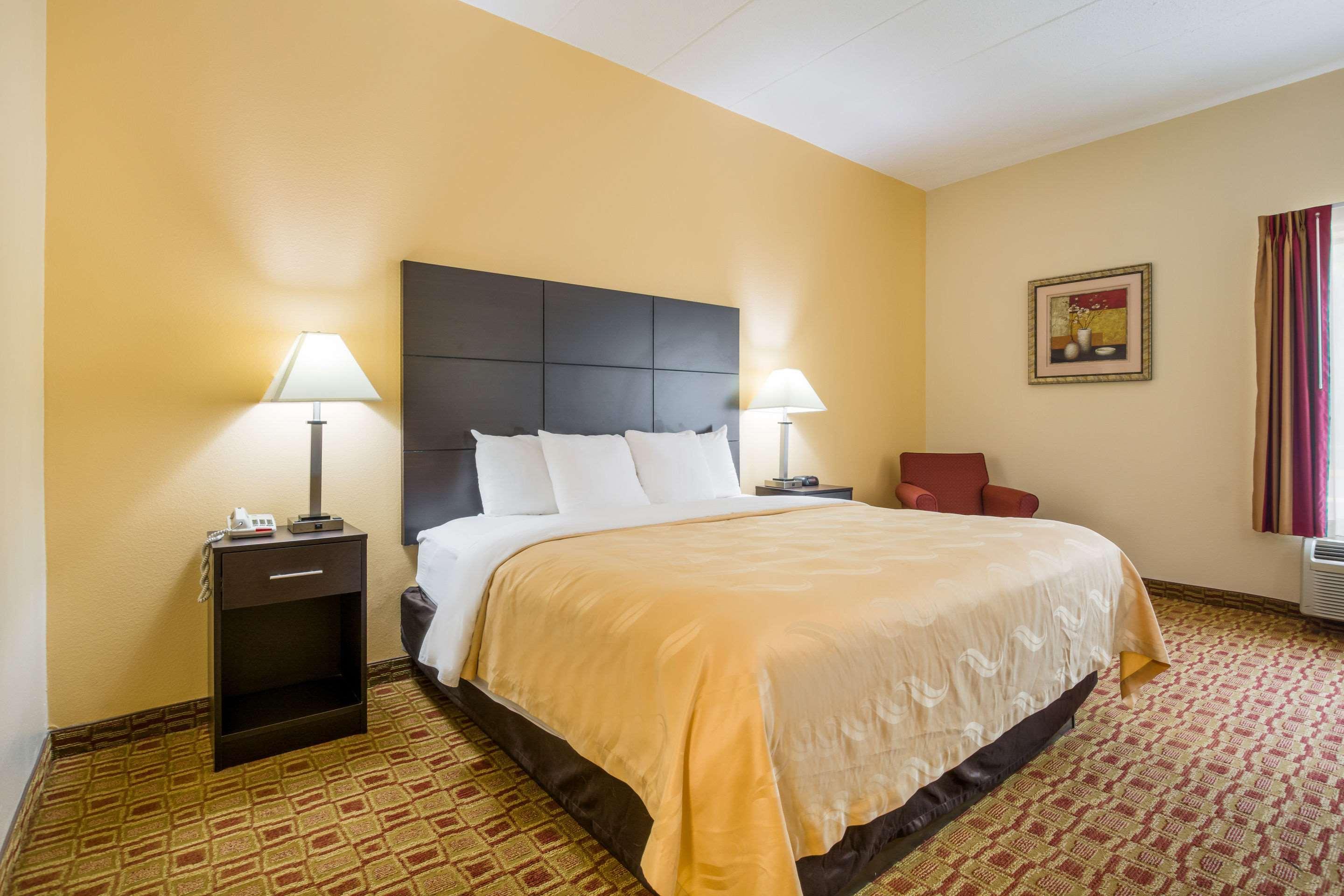 Quality Inn & Suites-Sellersburg Esterno foto