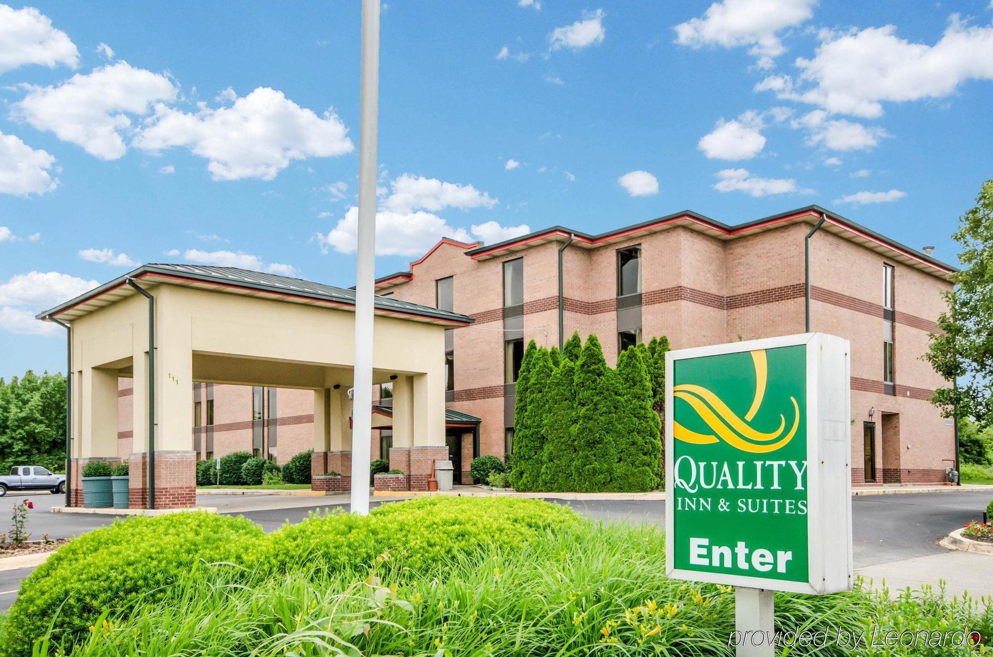 Quality Inn & Suites-Sellersburg Esterno foto