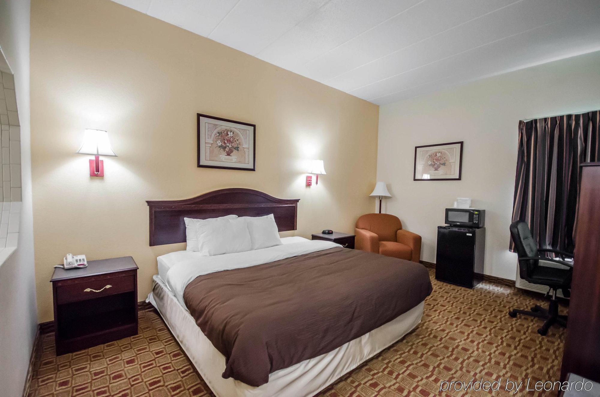 Quality Inn & Suites-Sellersburg Esterno foto