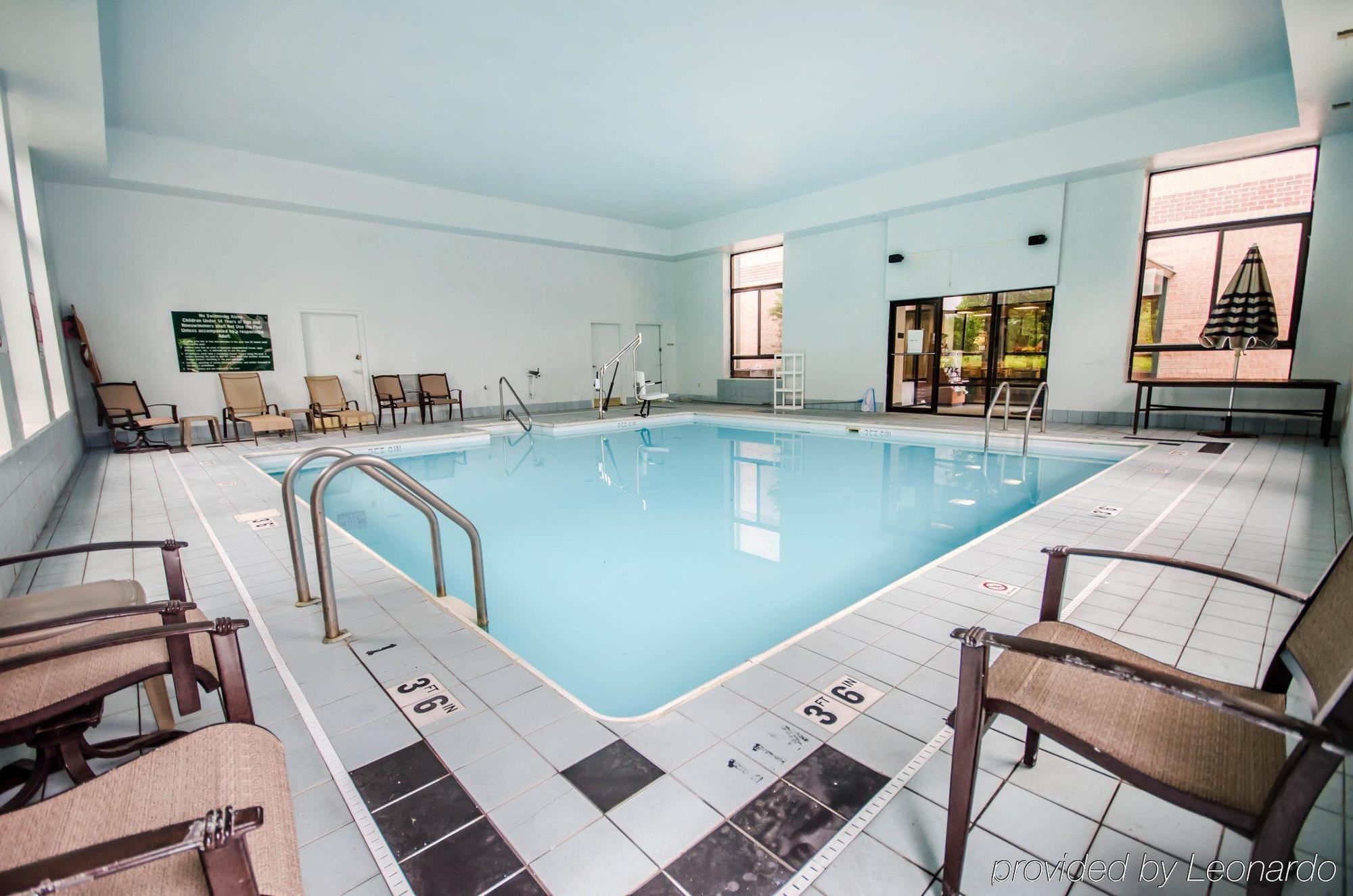 Quality Inn & Suites Sellersburg Esterno foto