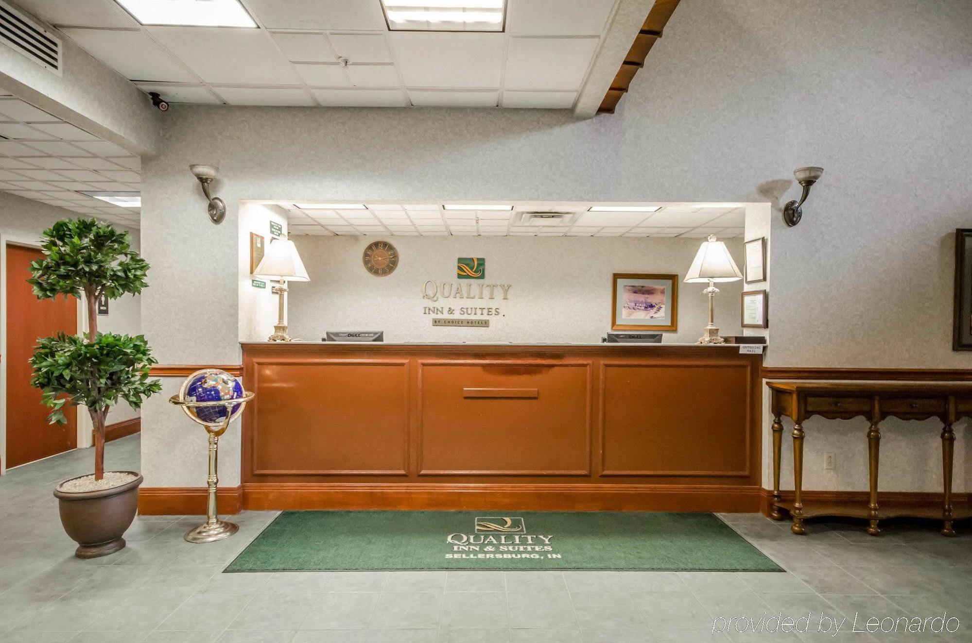 Quality Inn & Suites Sellersburg Esterno foto